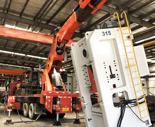 淮南潘集附近随车吊出租，轻松解决运输难题