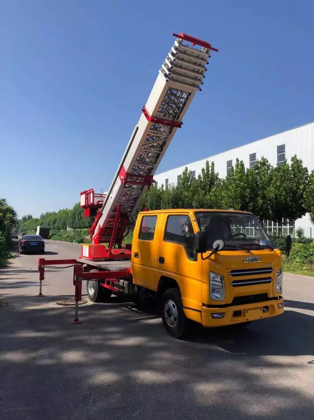 淮南潘集附近的云梯车出租服务：轻松解决高空作业需求